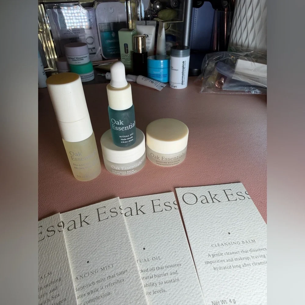 Deluxe/High End Brands: 114 Item Beauty/Skin/Hair Sample Assortment - Picture 6 of 13